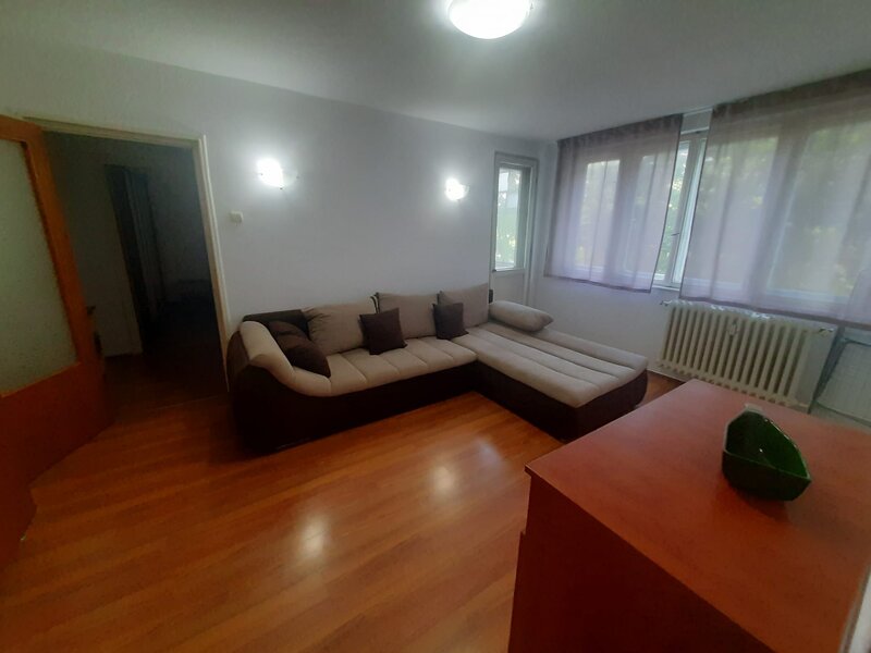Drumul Taberei, Piata Valea Ialomitei