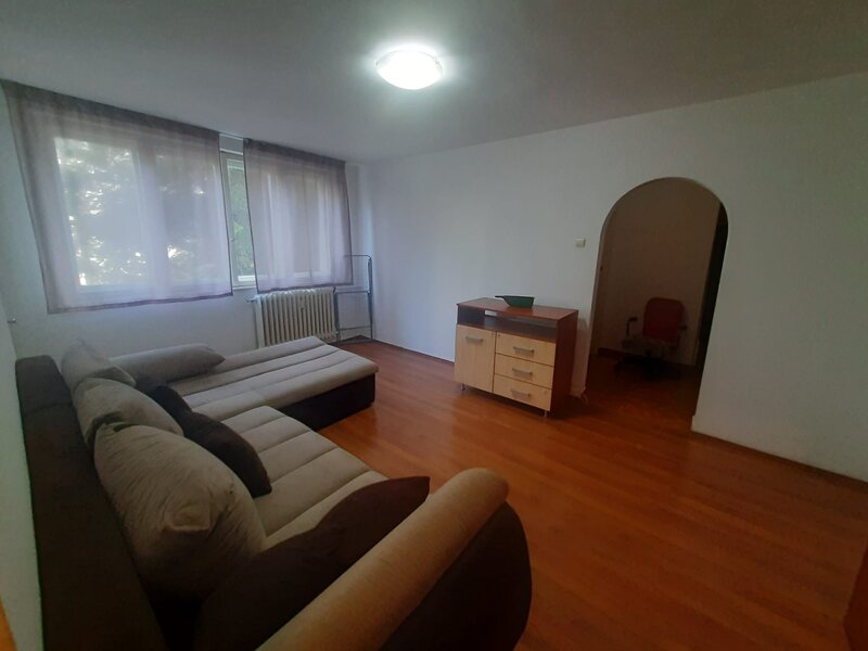 Drumul Taberei, Piata Valea Ialomitei